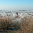 Winterlicher Blick auf die Stadt und die Porphyrkuppen