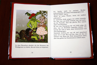 Foto (Gunter George): Selbstgestalteter Leporello einer Kindergeschichte, von Josefine Schmelzer